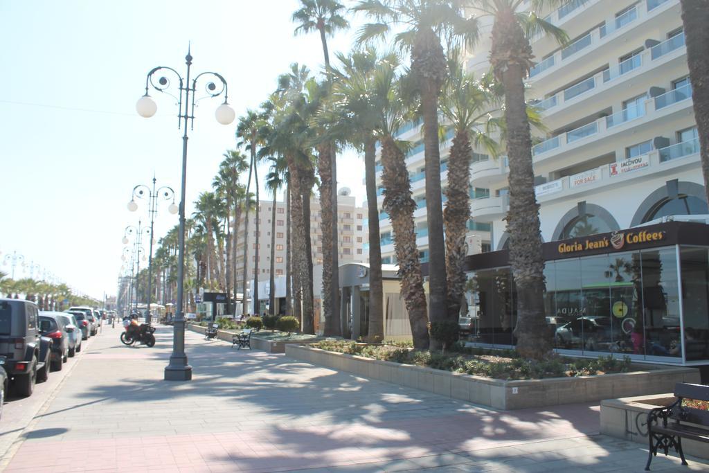 Mama Seaside Apartment Ларнака Екстер'єр фото