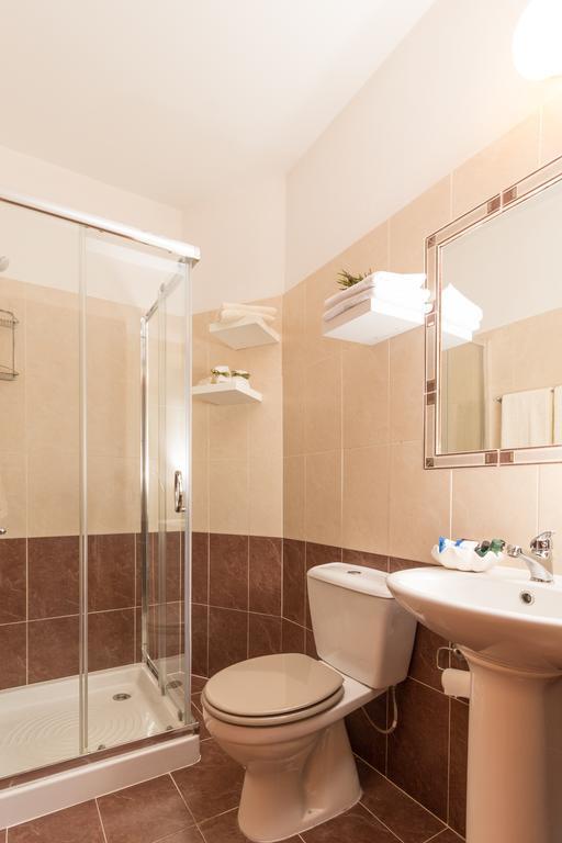 Mama Seaside Apartment Ларнака Екстер'єр фото
