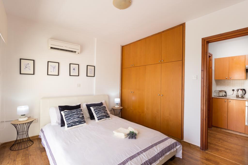 Mama Seaside Apartment Ларнака Екстер'єр фото
