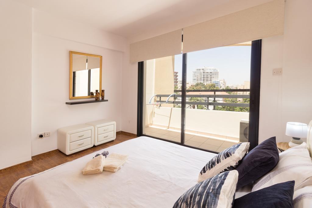 Mama Seaside Apartment Ларнака Екстер'єр фото