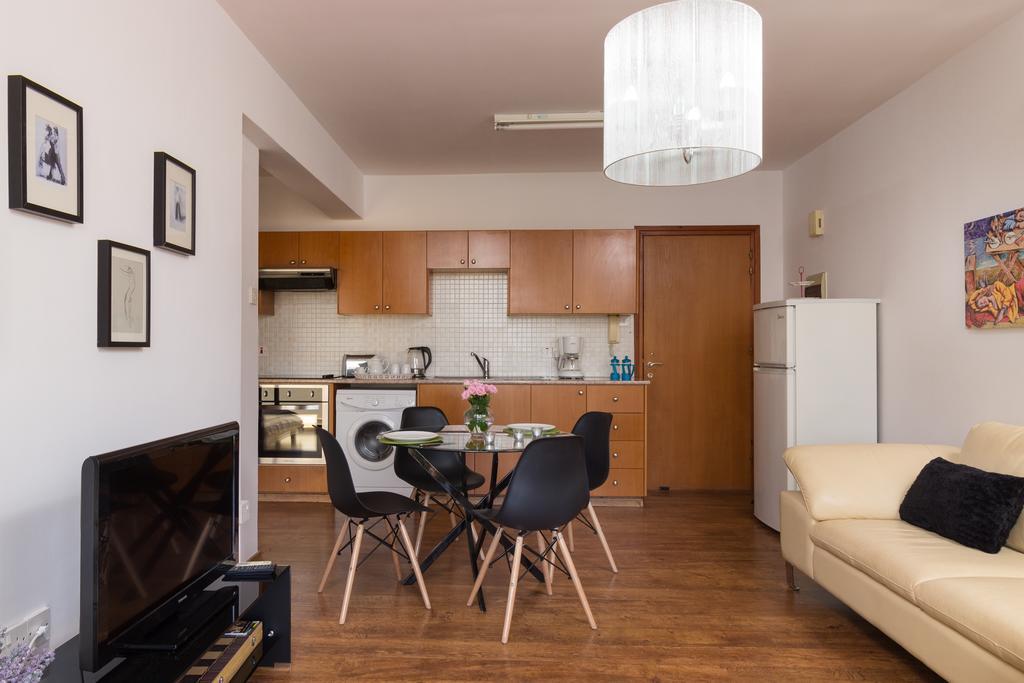 Mama Seaside Apartment Ларнака Екстер'єр фото
