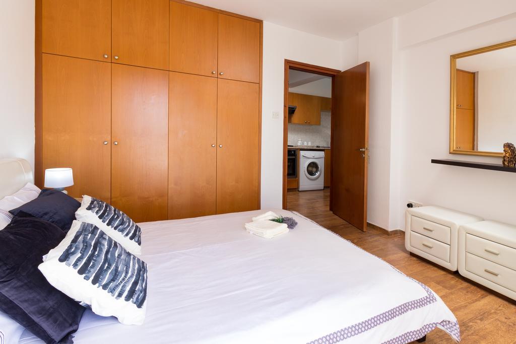 Mama Seaside Apartment Ларнака Екстер'єр фото